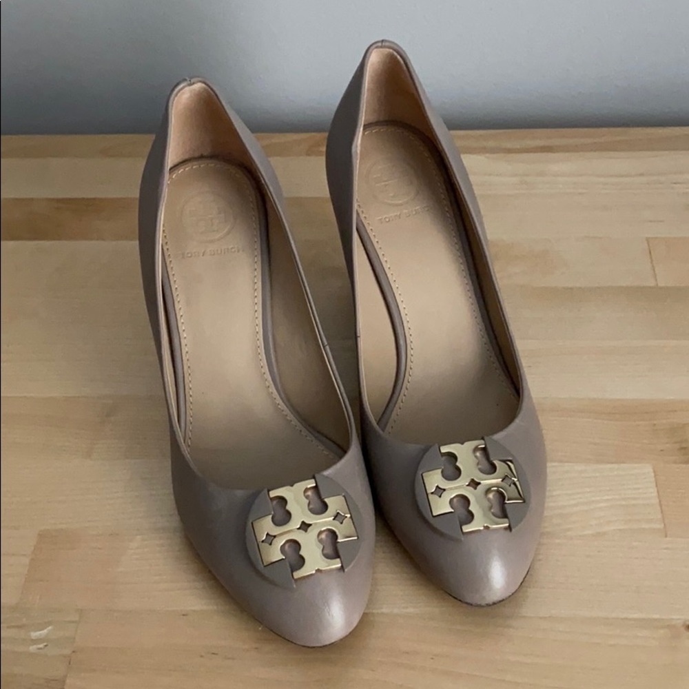New without box, Tory Burch Taupe Wedges size 6